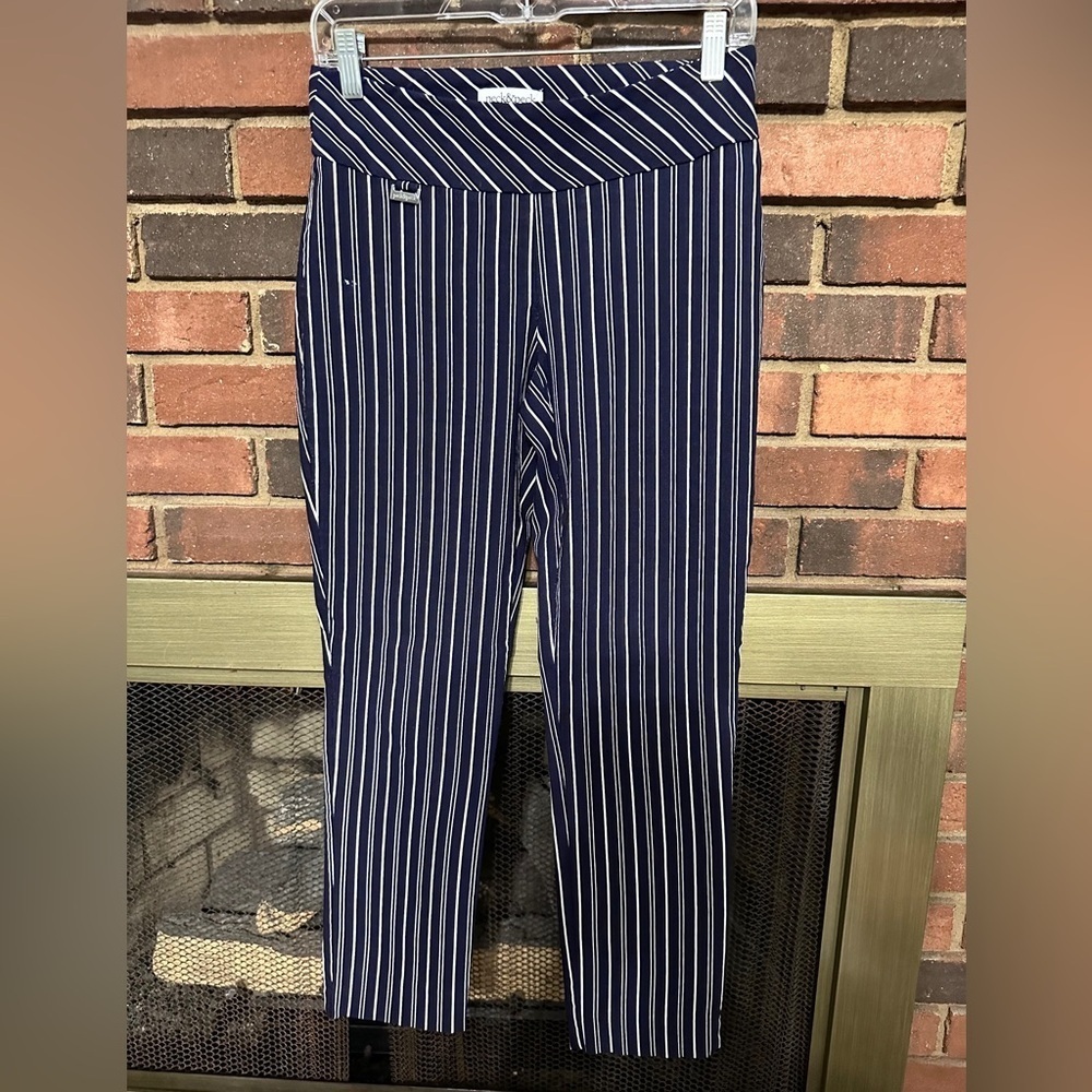 🛍️NWOT. Peck & Peck petite black with white striped stretch pants Size 4P - Picture 4 of 9